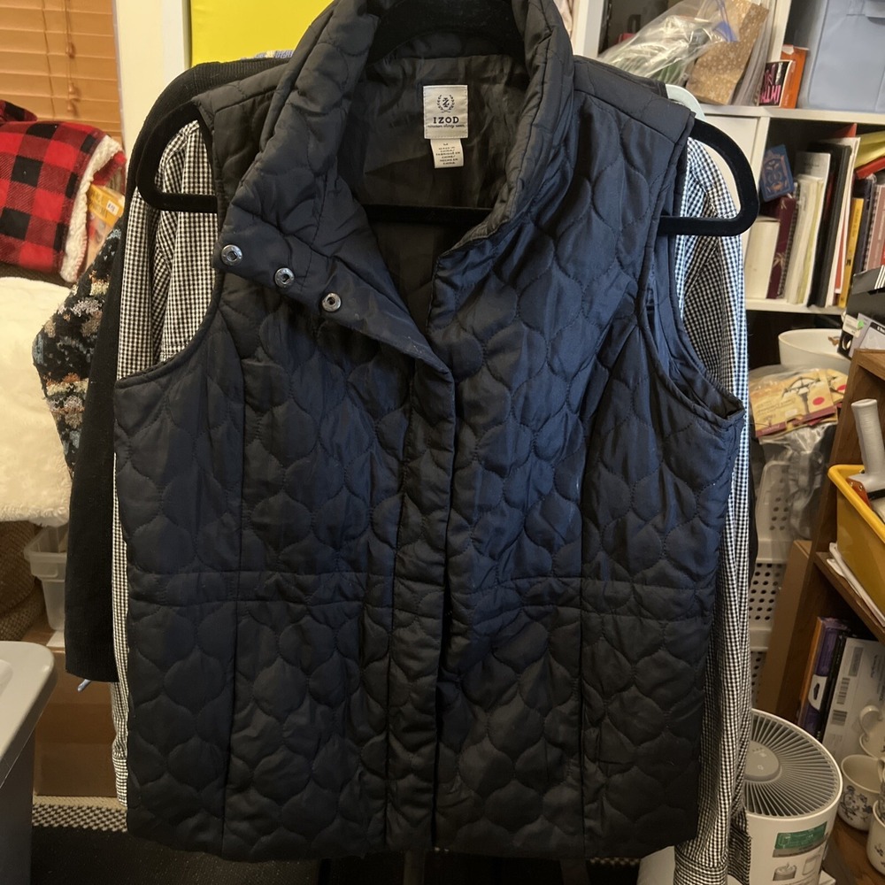 Izod Black Quilted Puffer Snap Sleeveless Vest~SZ M adjustable waist black